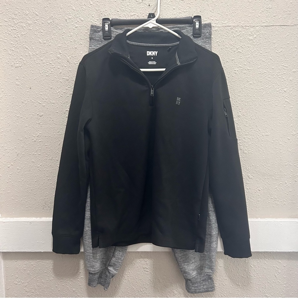 DKNY Women's Q-Zip Black Pullover and Grey Jogger Pants Small